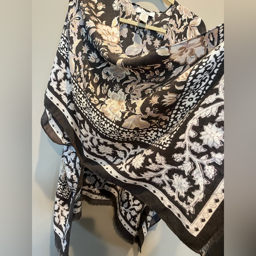 Nine West Dark Grey and Cream Floral Kimono - Picture 4 of 5